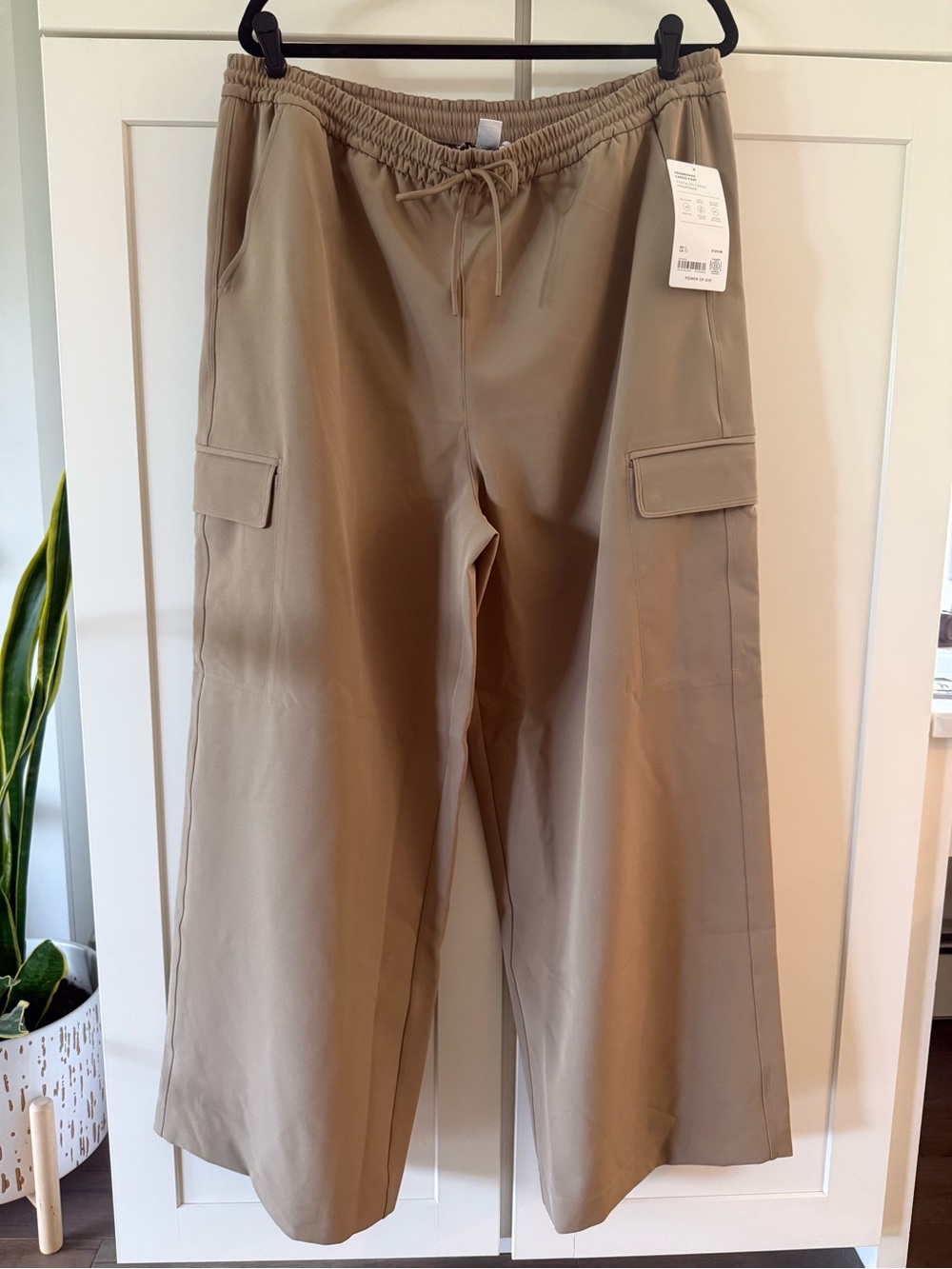 NWT Women’s athleta promenade Cargo Wide-Leg Drawstring Pants Khaki XL trouser